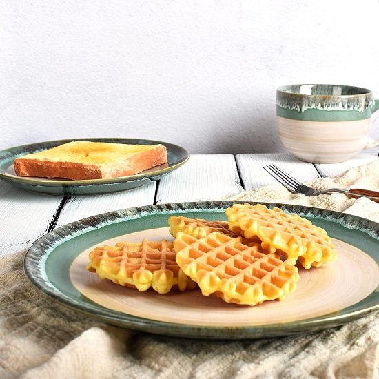 Stoneware Dinner Plates, 10.5 inches, Set of 4 for Salad, Pasta, Dessert, Microwave and Dishwasher Safe (Green, 10.5 in)